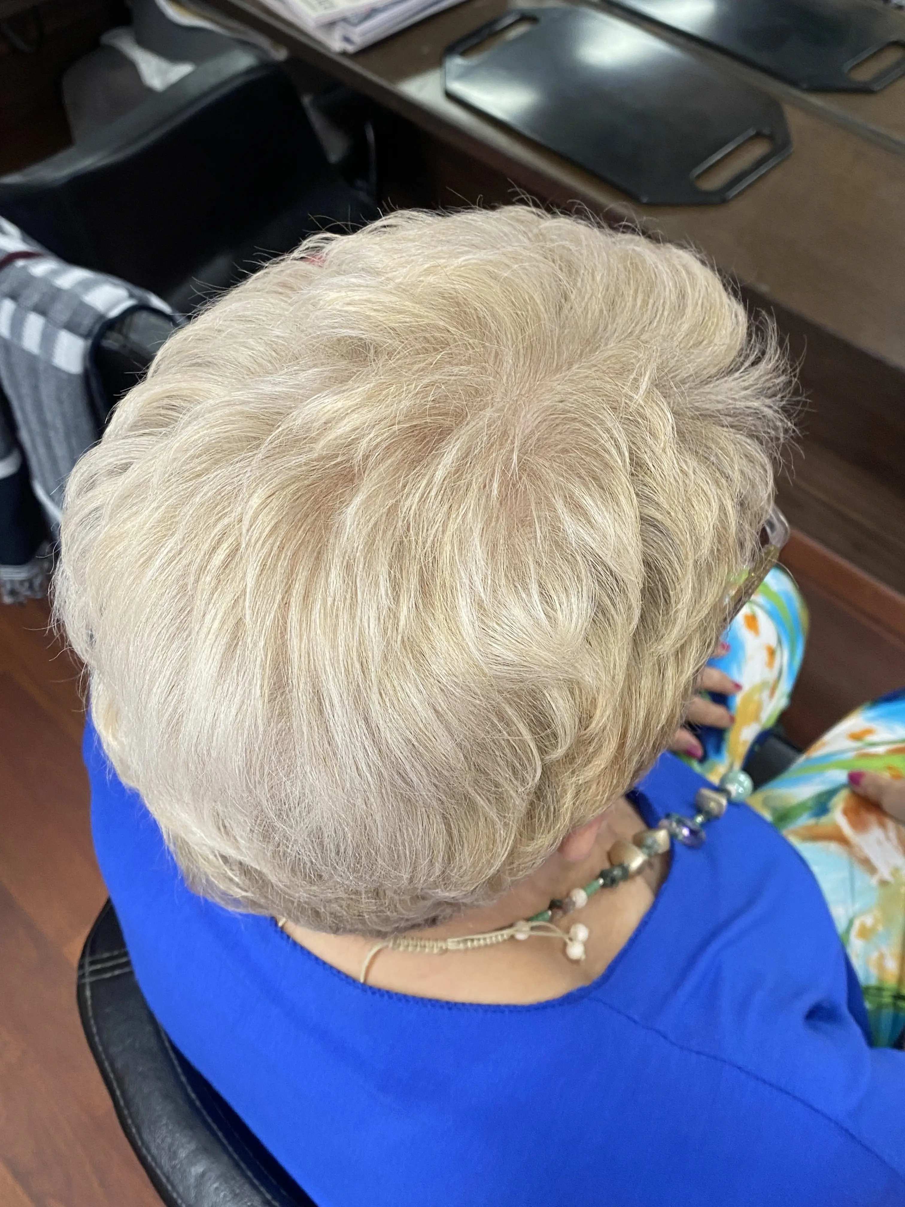 Corte bob en rubio platino con capas